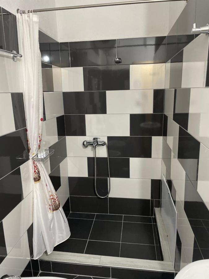 Xhulio Apartments Saranda Dış mekan fotoğraf