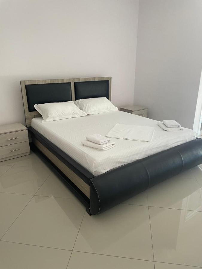 Xhulio Apartments Saranda Dış mekan fotoğraf