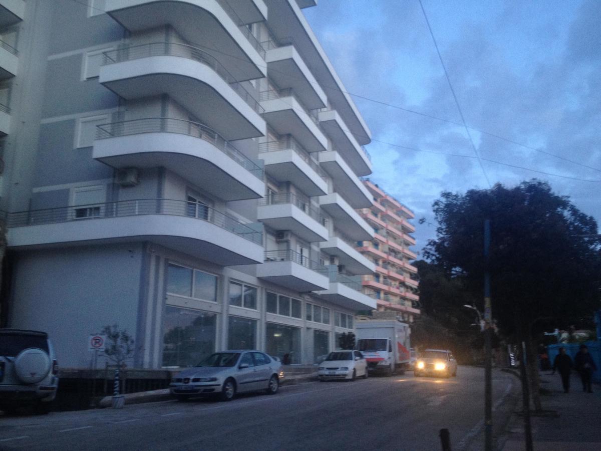 Xhulio Apartments Saranda Dış mekan fotoğraf